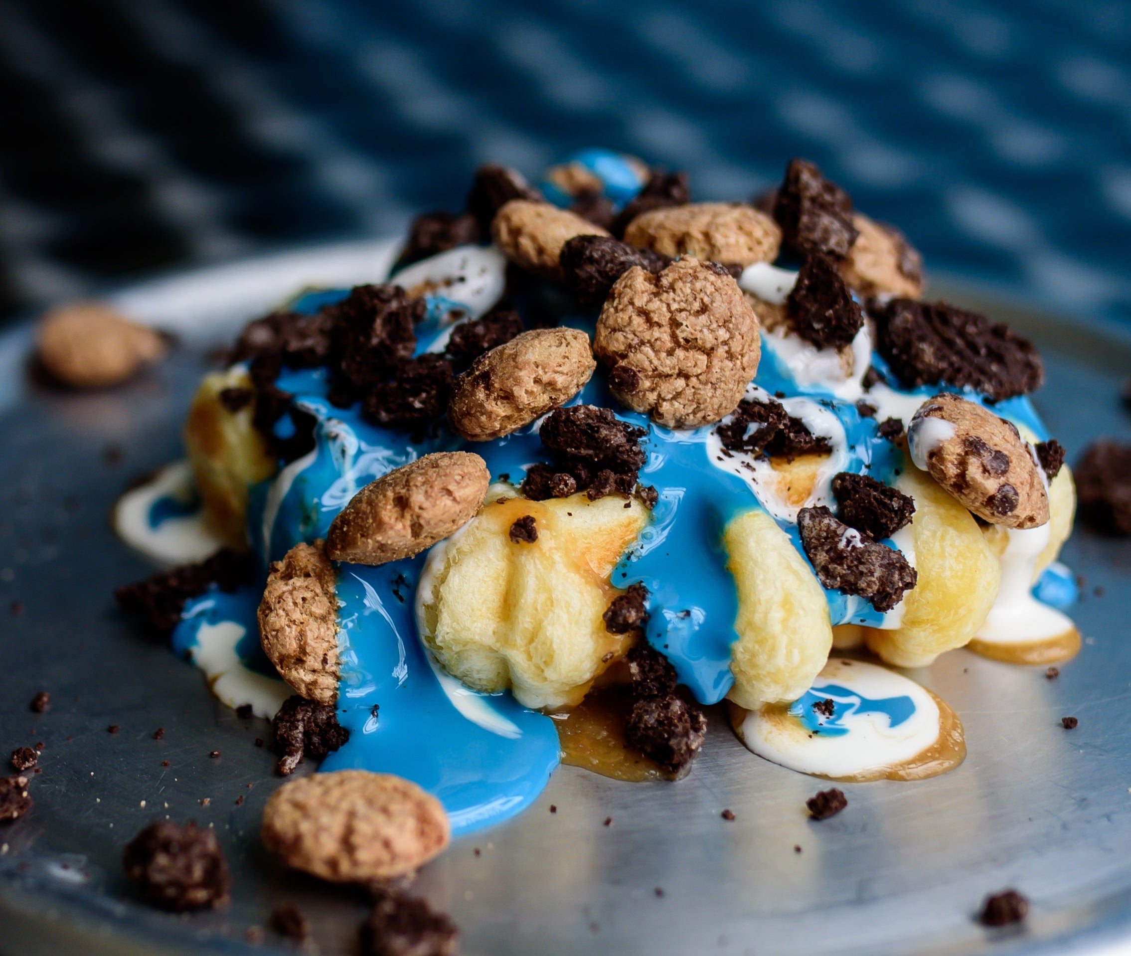 Cookie Monster Waffle (Oreos, Cookie Crisps, Marshmallow Fluff